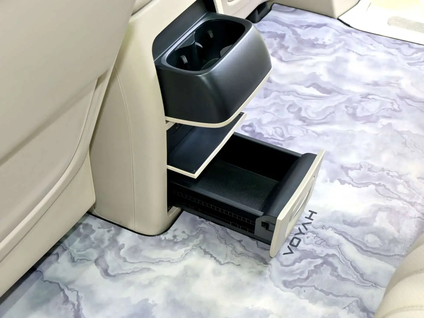 Voyah Auto Voyah Dreamer 2022 — Photo 13/20