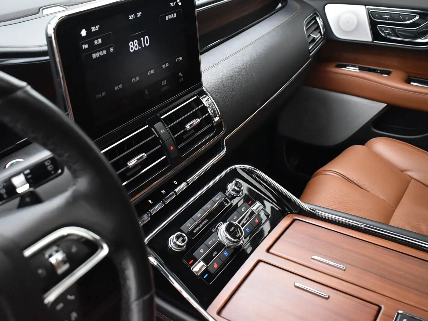 Lincoln Navigator 2019 — Şəkil 11/20