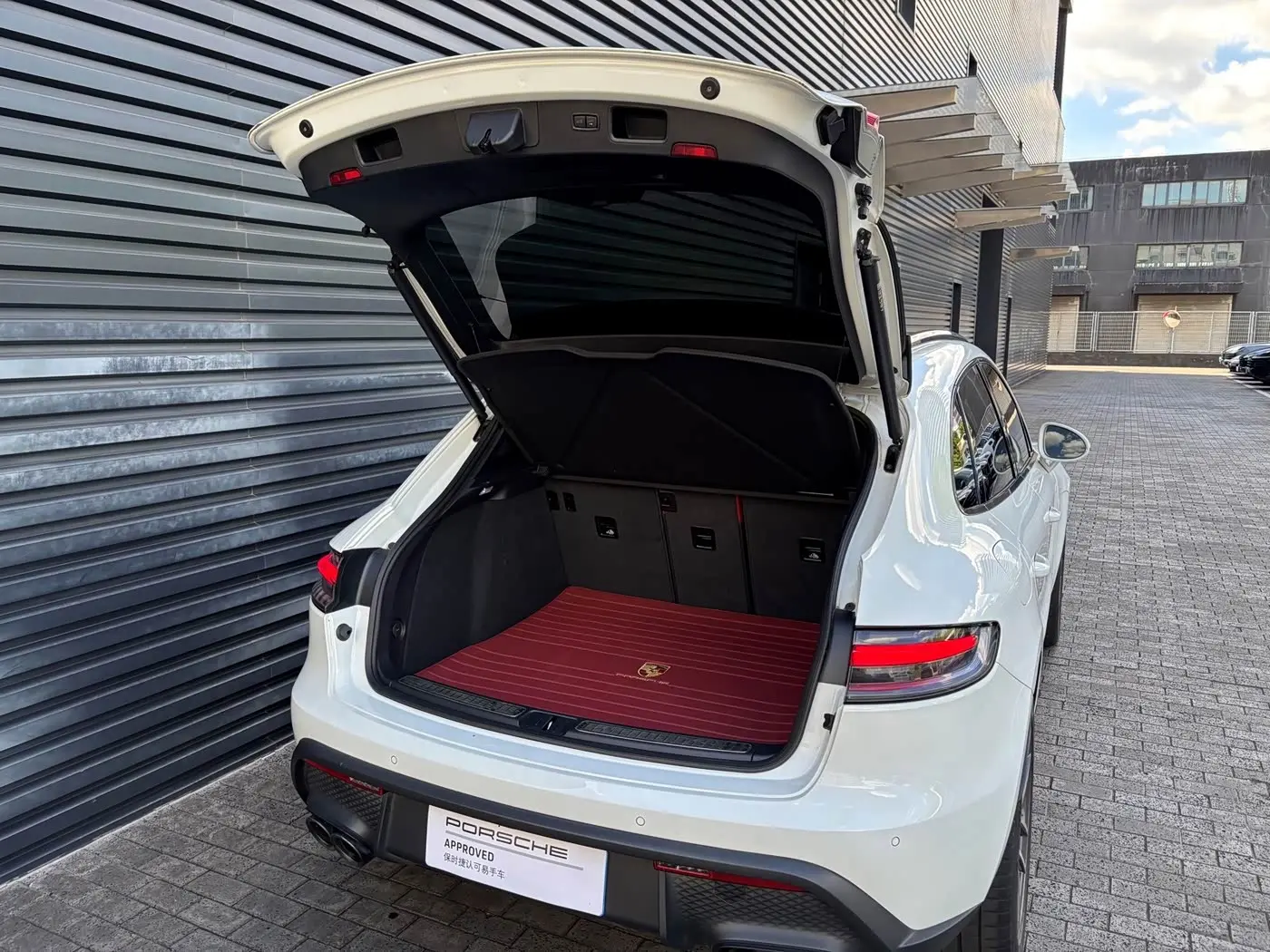 Porsche Macan 2022 — Photo 10/20