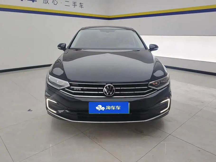 Volkswagen Magotan GTE Plug-in Hybrid 2023 — Фото 2/16