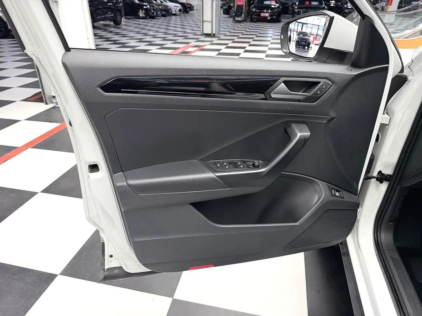 Volkswagen T-ROC 2022 — Şəkil 5/19
