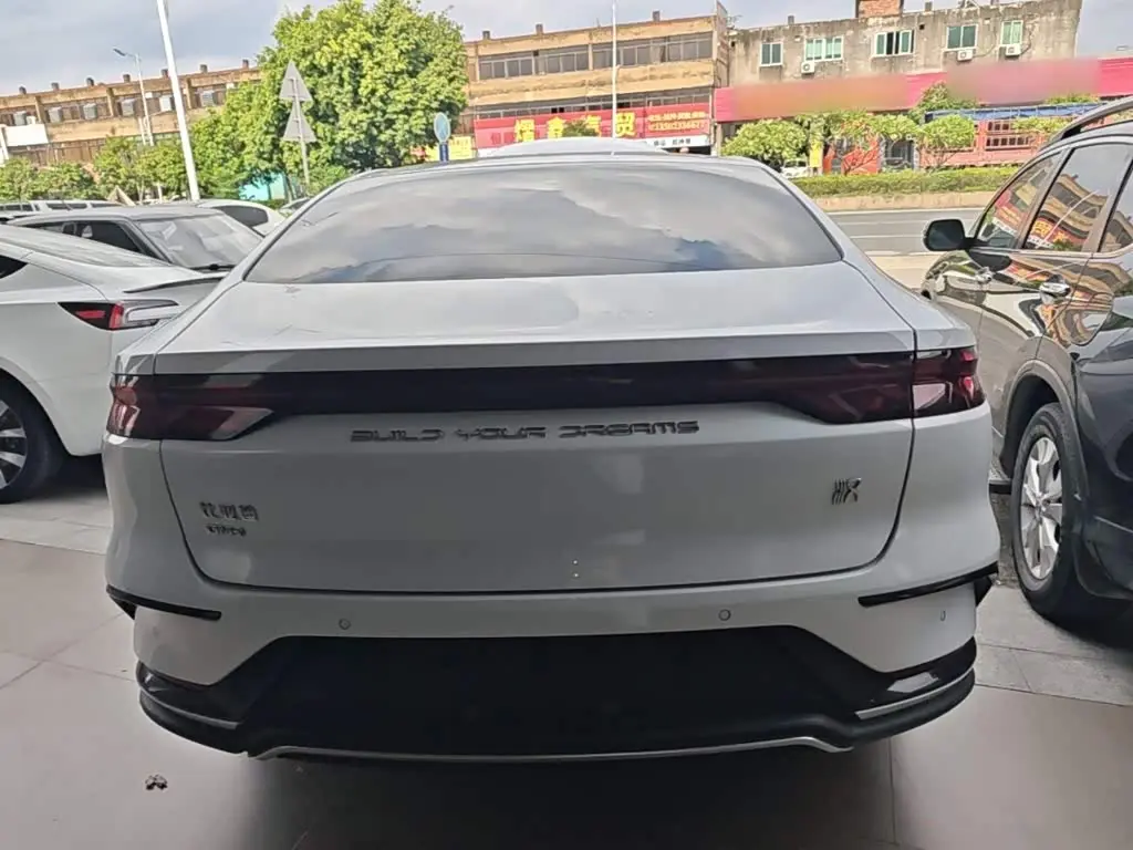 BYD Han 2023 — Photo 6/20