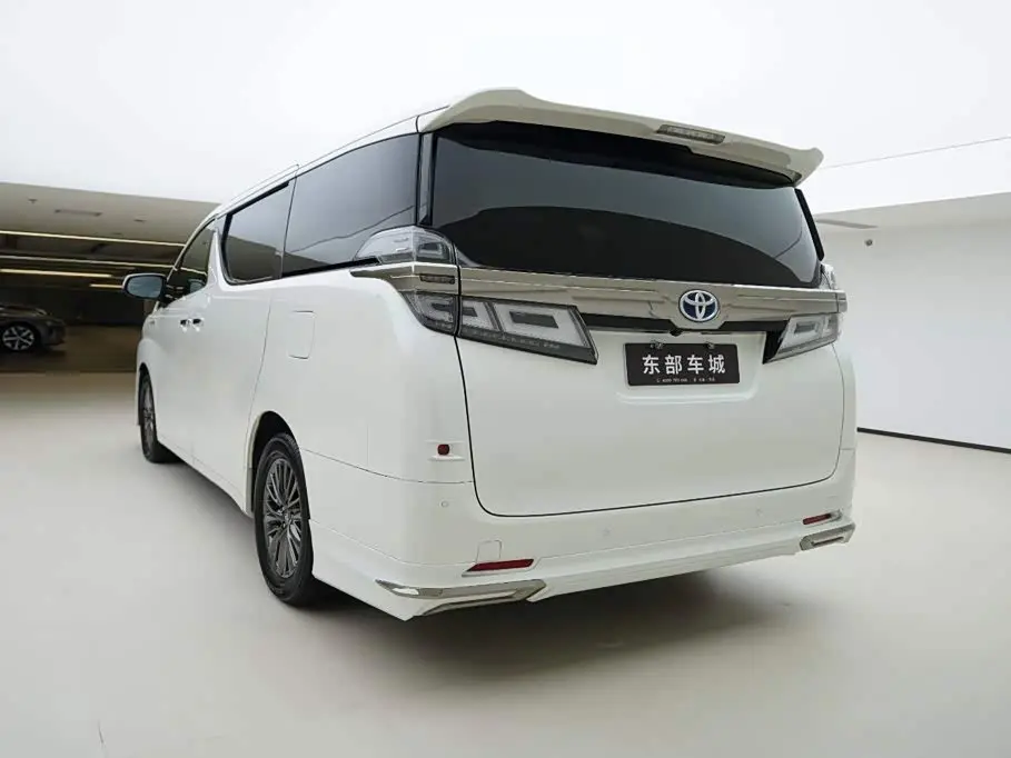 Toyota Vellfire 2022 — Photo 4/20