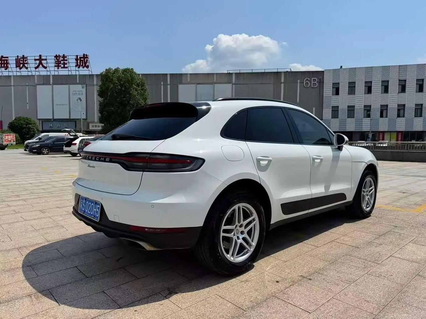 Porsche Macan 2021 — Фото 7/20