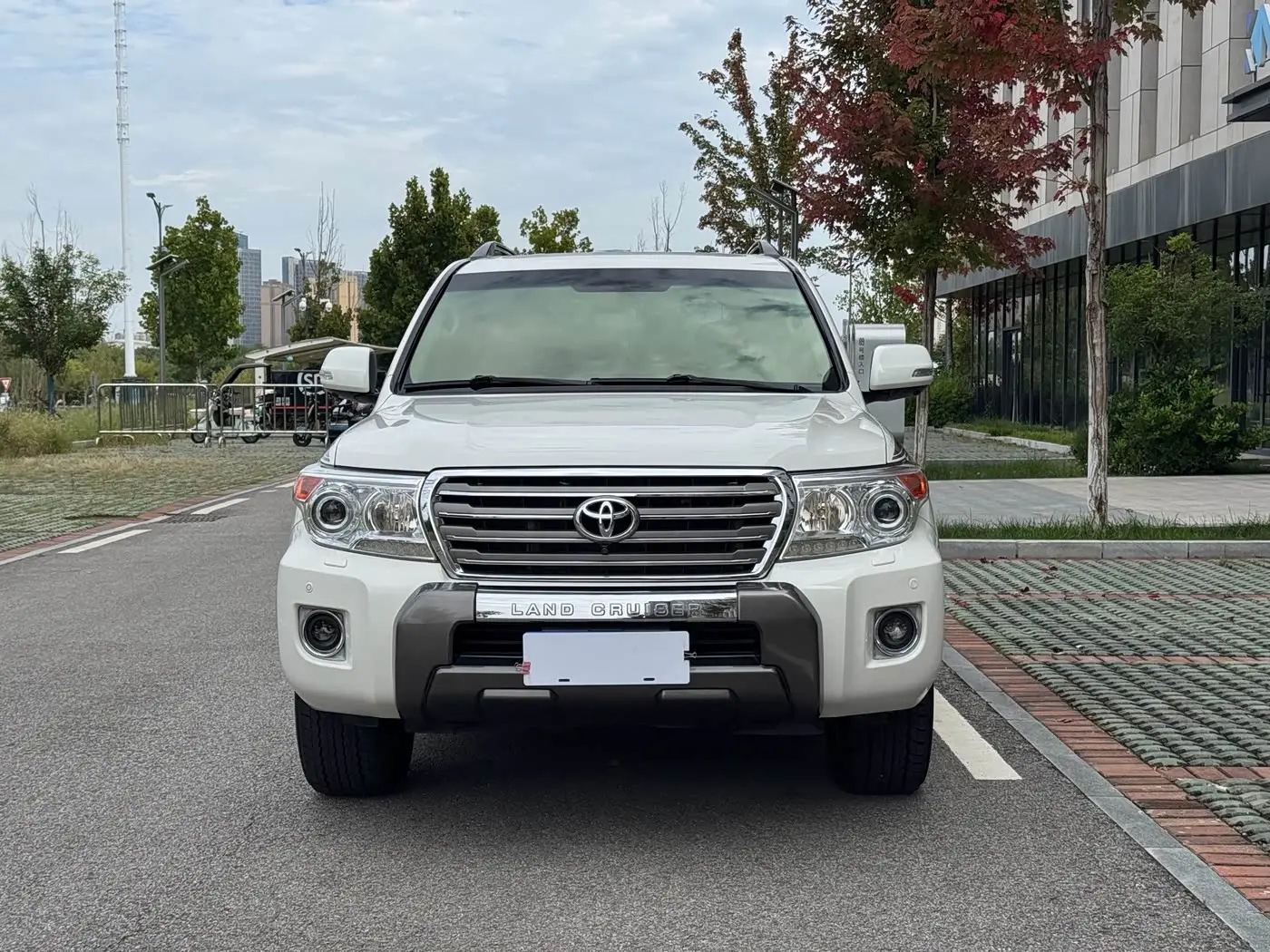 Toyota Land Cruiser 2016 — Photo 2/20