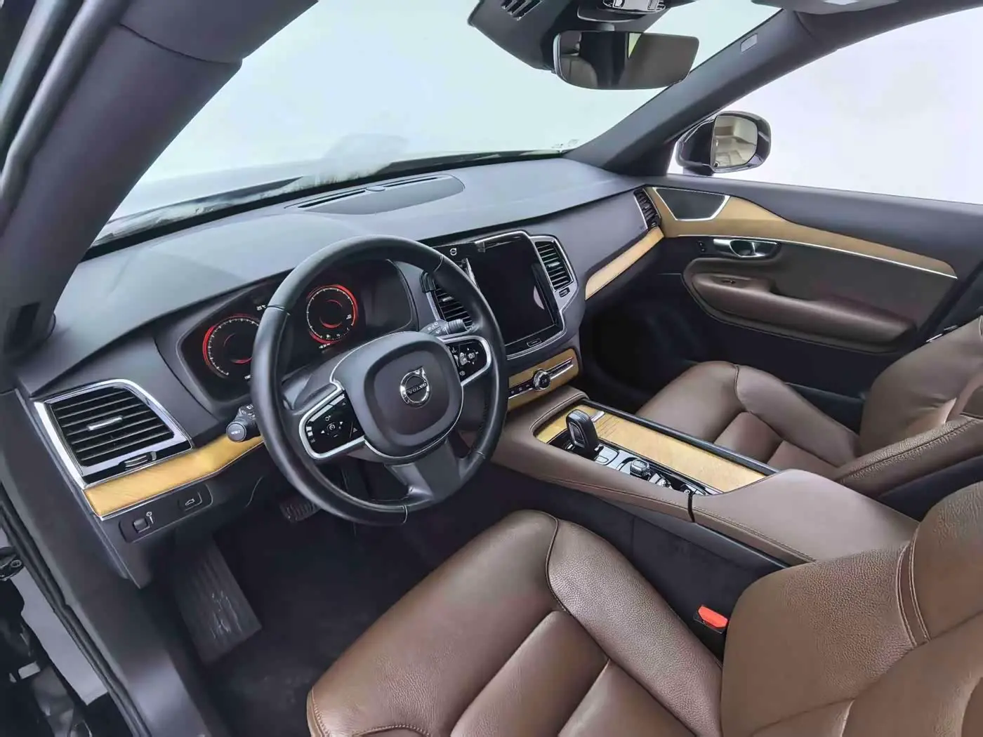 Volvo XC90 2020 — Photo 8/20