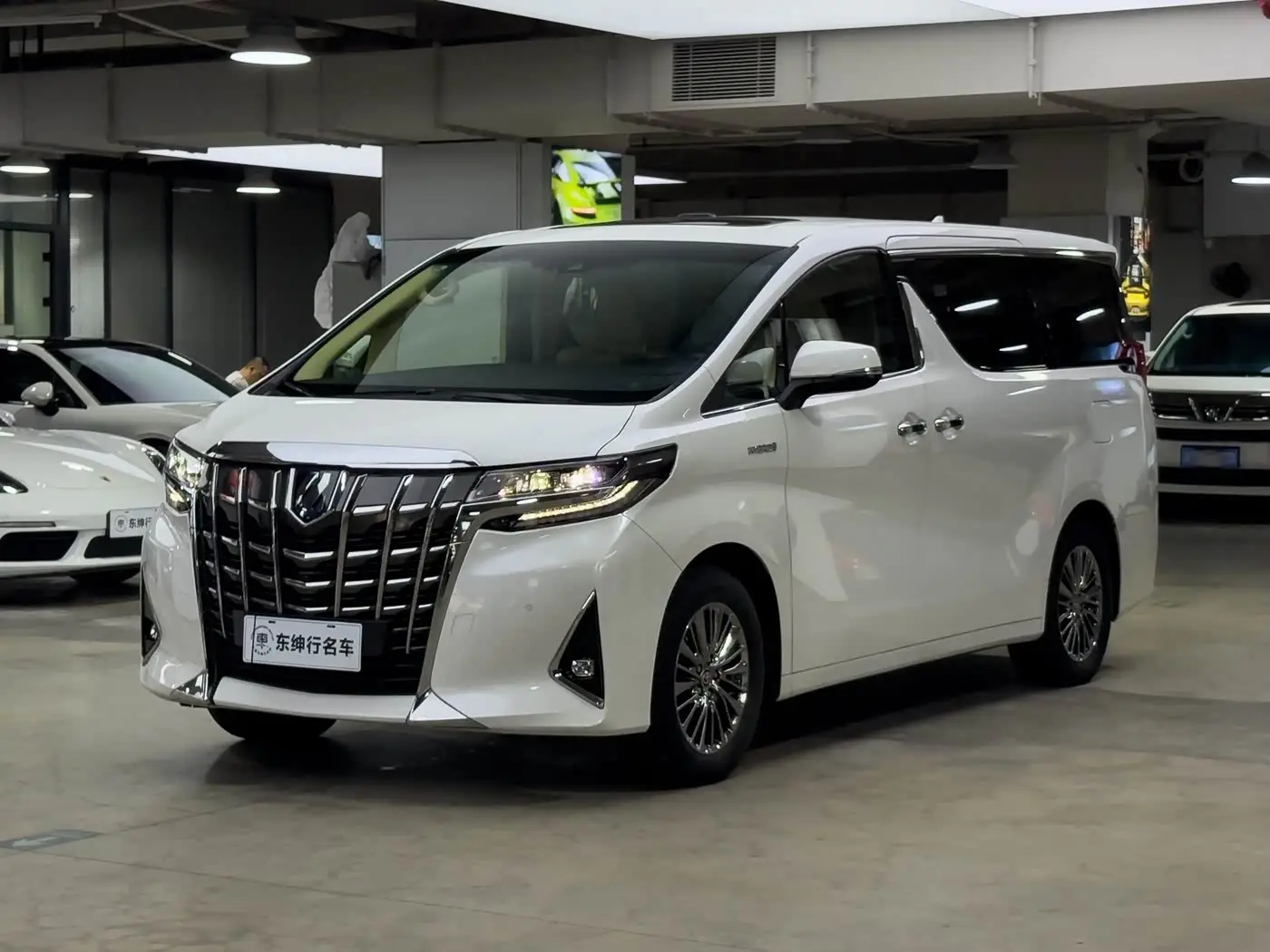 Toyota Alphard, 2020
