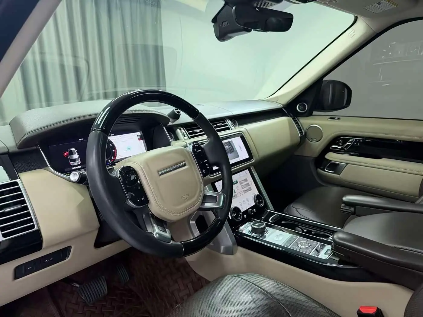 Land Rover Range Rover 2019 — Photo 4/13