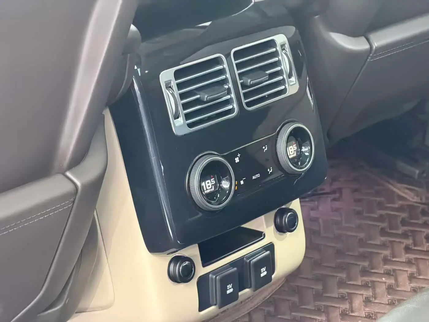 Land Rover Range Rover 2019 — Photo 9/13