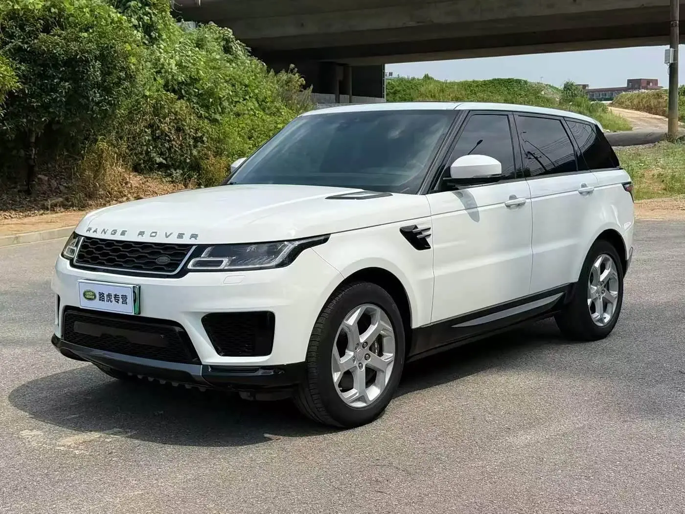 Land Rover Range Rover Sport PHEV 2019 — Photo 1/9