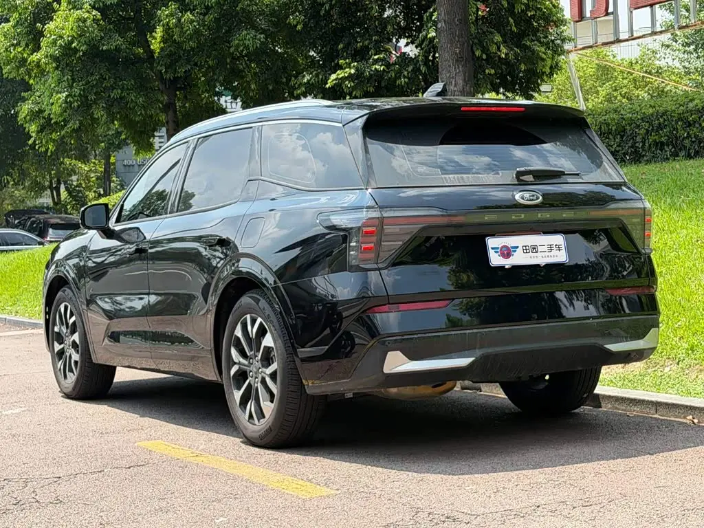 Ford Edge 2026 — Photo 4/14