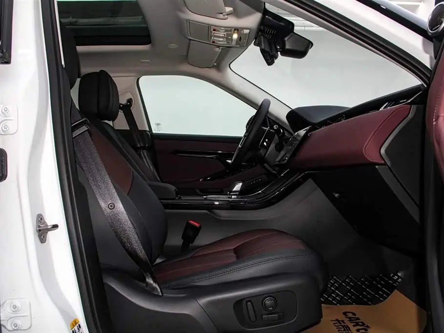 Land Rover Range Rover Evoque 2025 — Фото 18/20