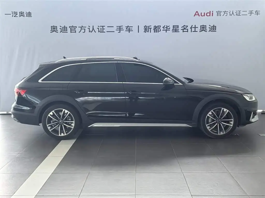 Audi A4 2023 — Photo 2/17
