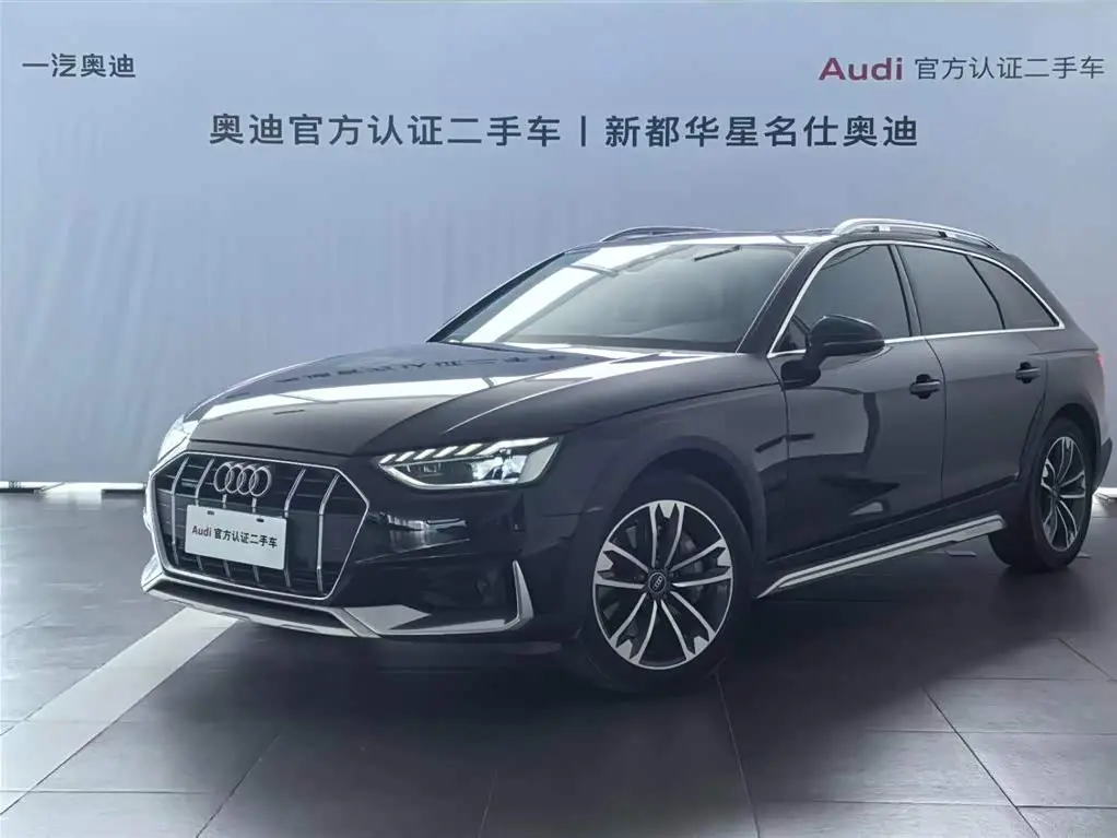 Audi A4 2023 — Photo 1/17