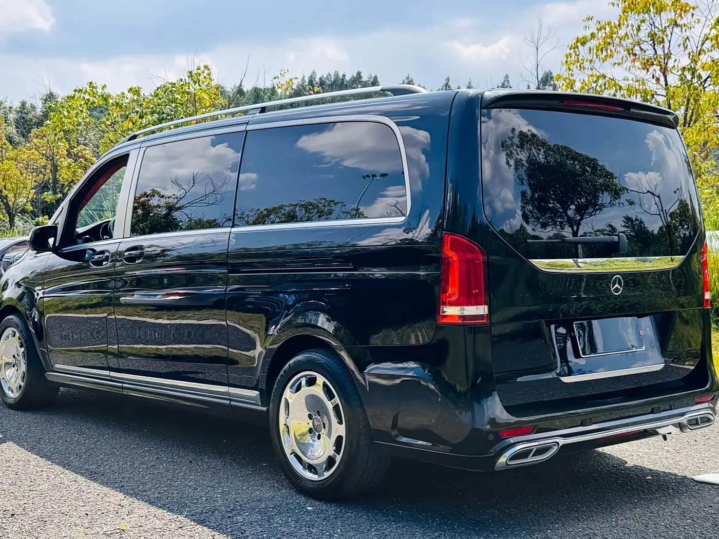 Mercedes-Benz V-Class 2021 — Photo 7/20