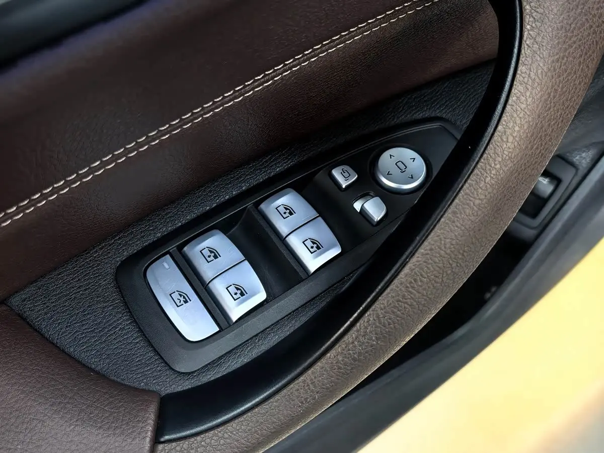 BMW X1 2022 — Photo 11/20