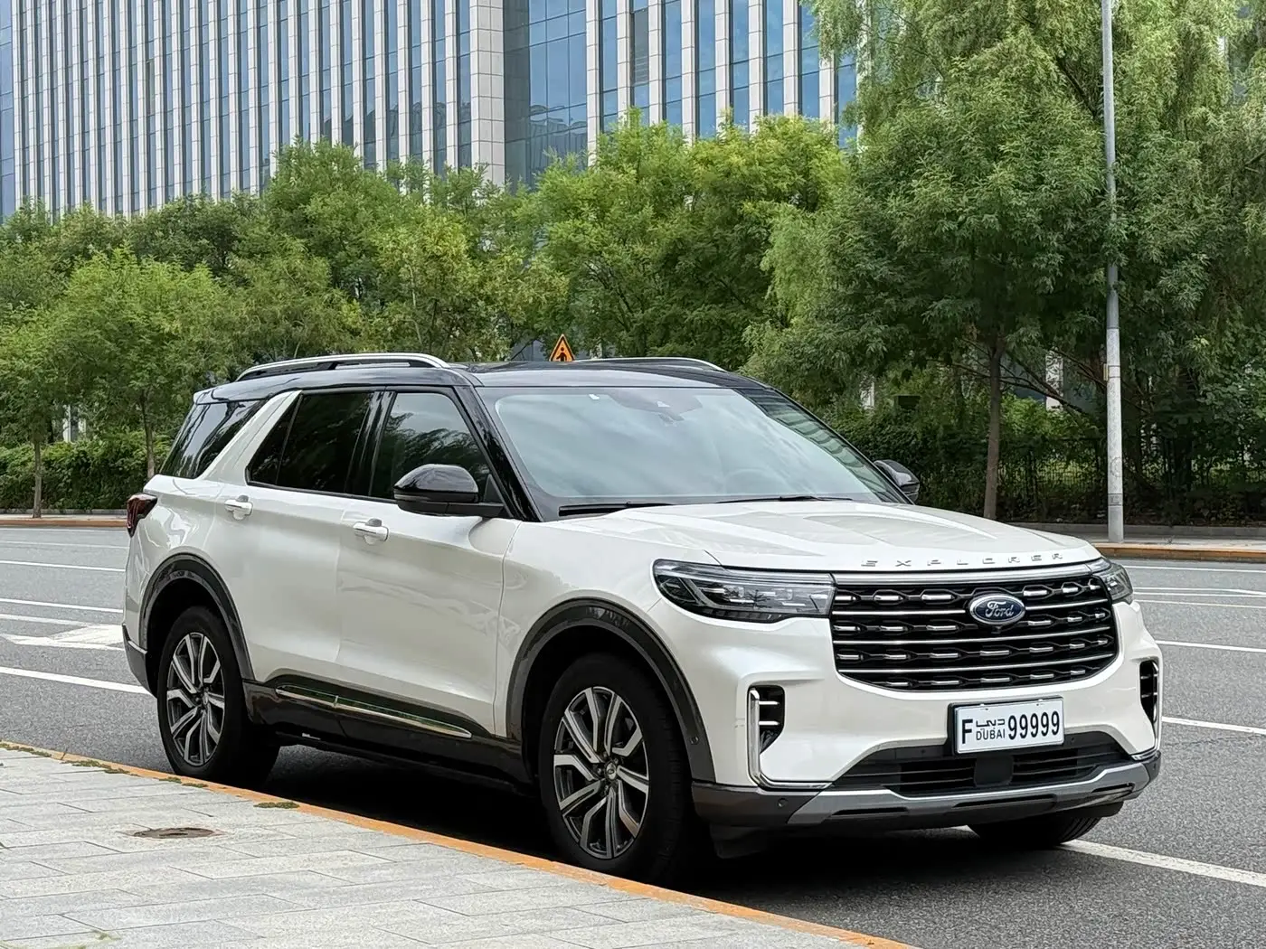 Ford Explorer 2023 — Şəkil 3/20