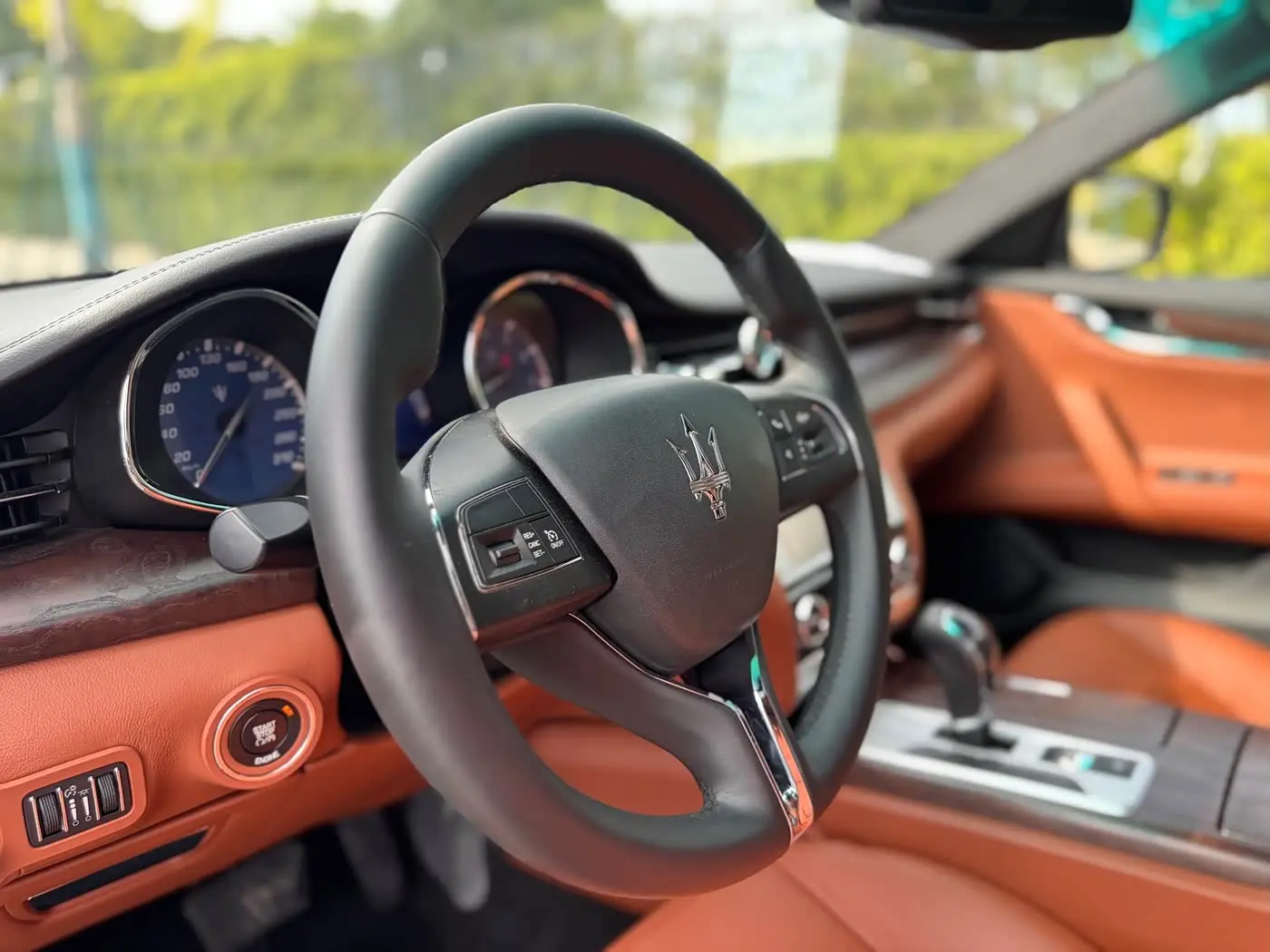 Maserati Quattroporte 2015 — ფოტო 17/20