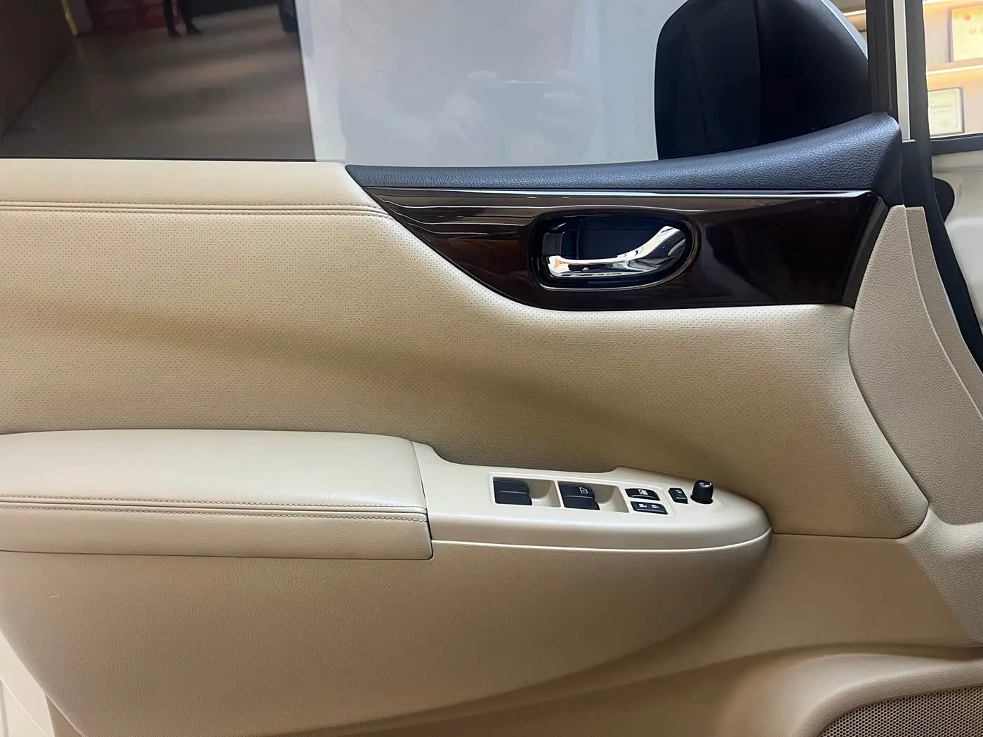 Nissan Quest 2016 — Şəkil 16/20