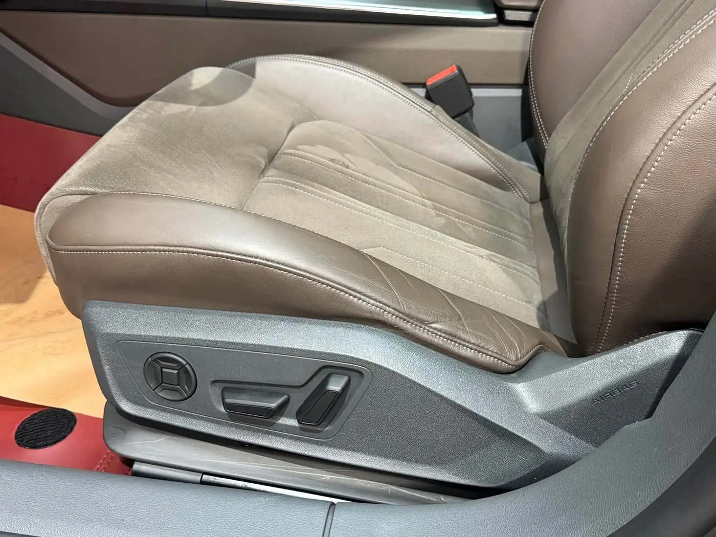 Audi A7L 2023 — Photo 19/20