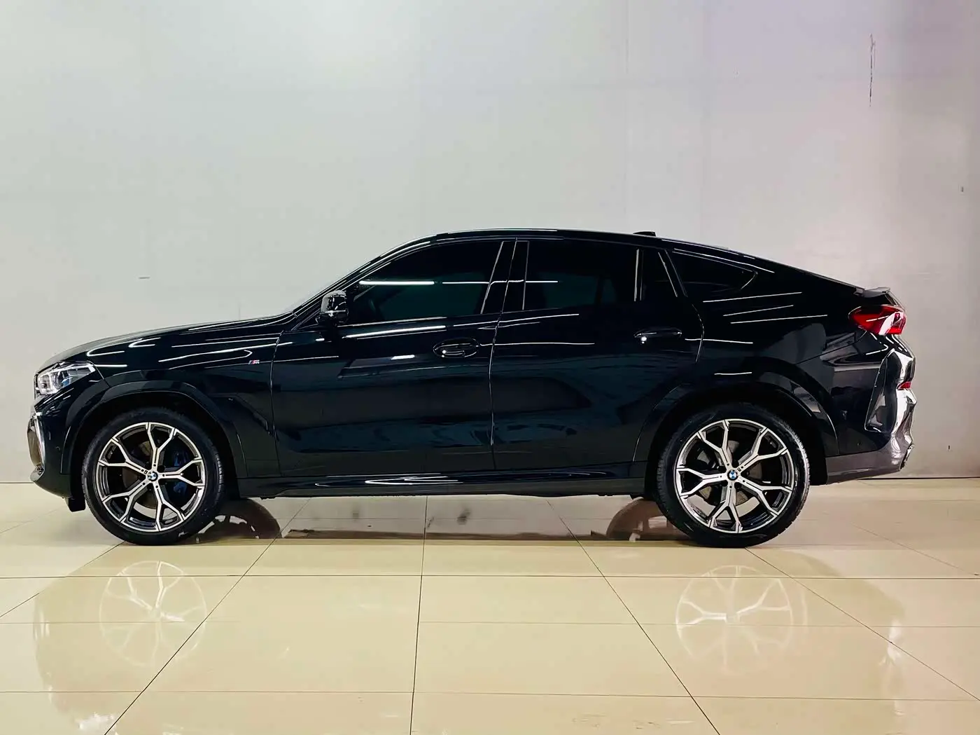 BMW X6 2023 — Photo 5/18