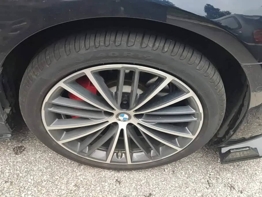 BMW 5 Series 2021 — Photo 6/16