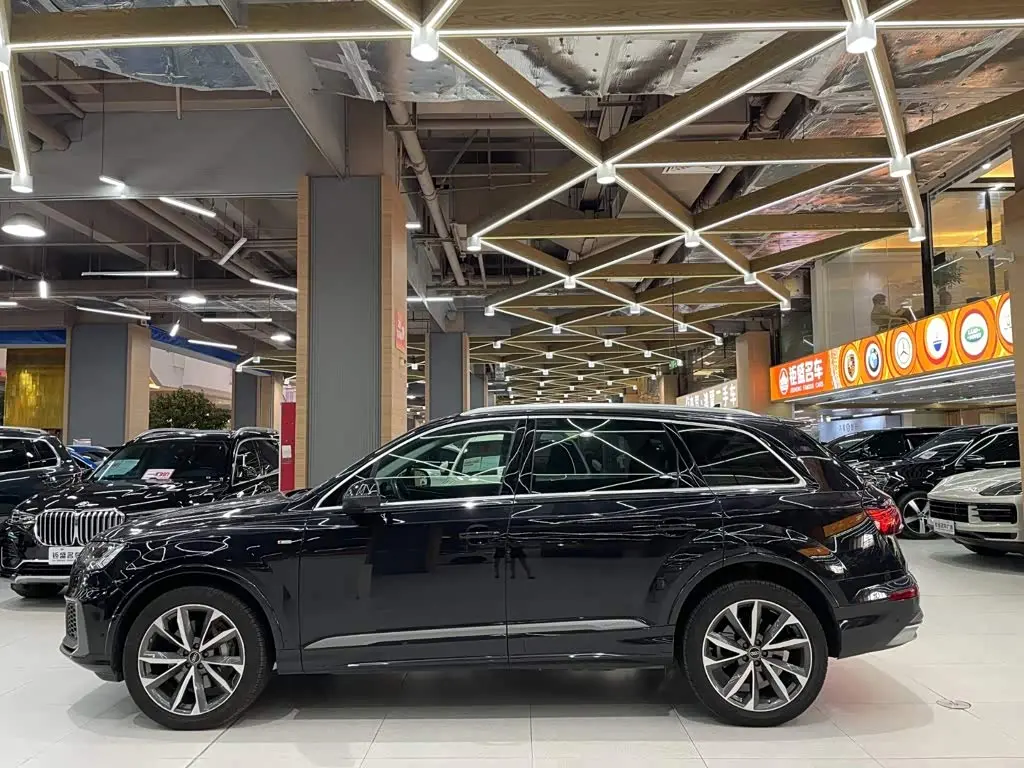 Audi Q7 2021 — Photo 13/15