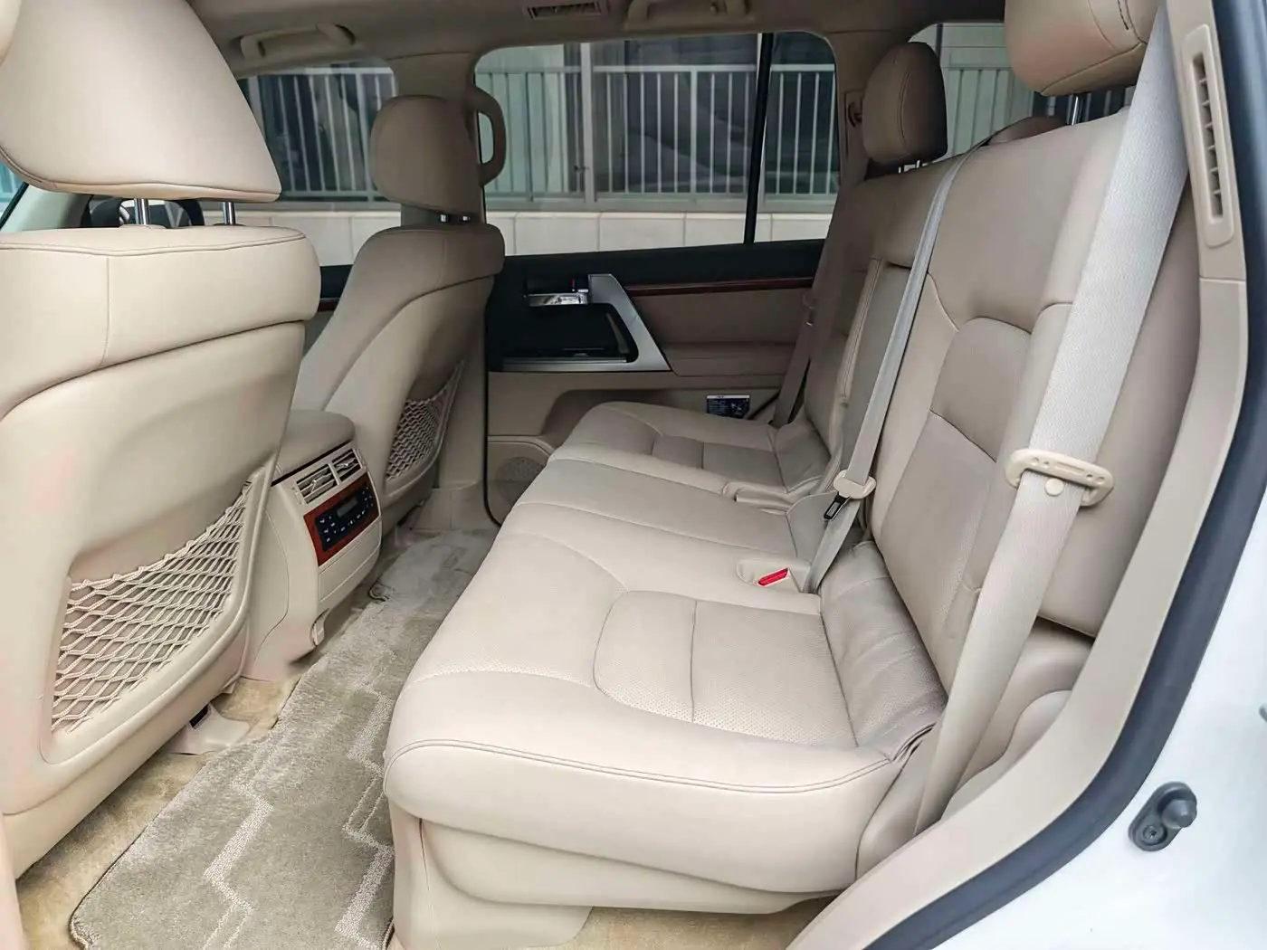 Toyota Land Cruiser 2013 — Photo 9/20