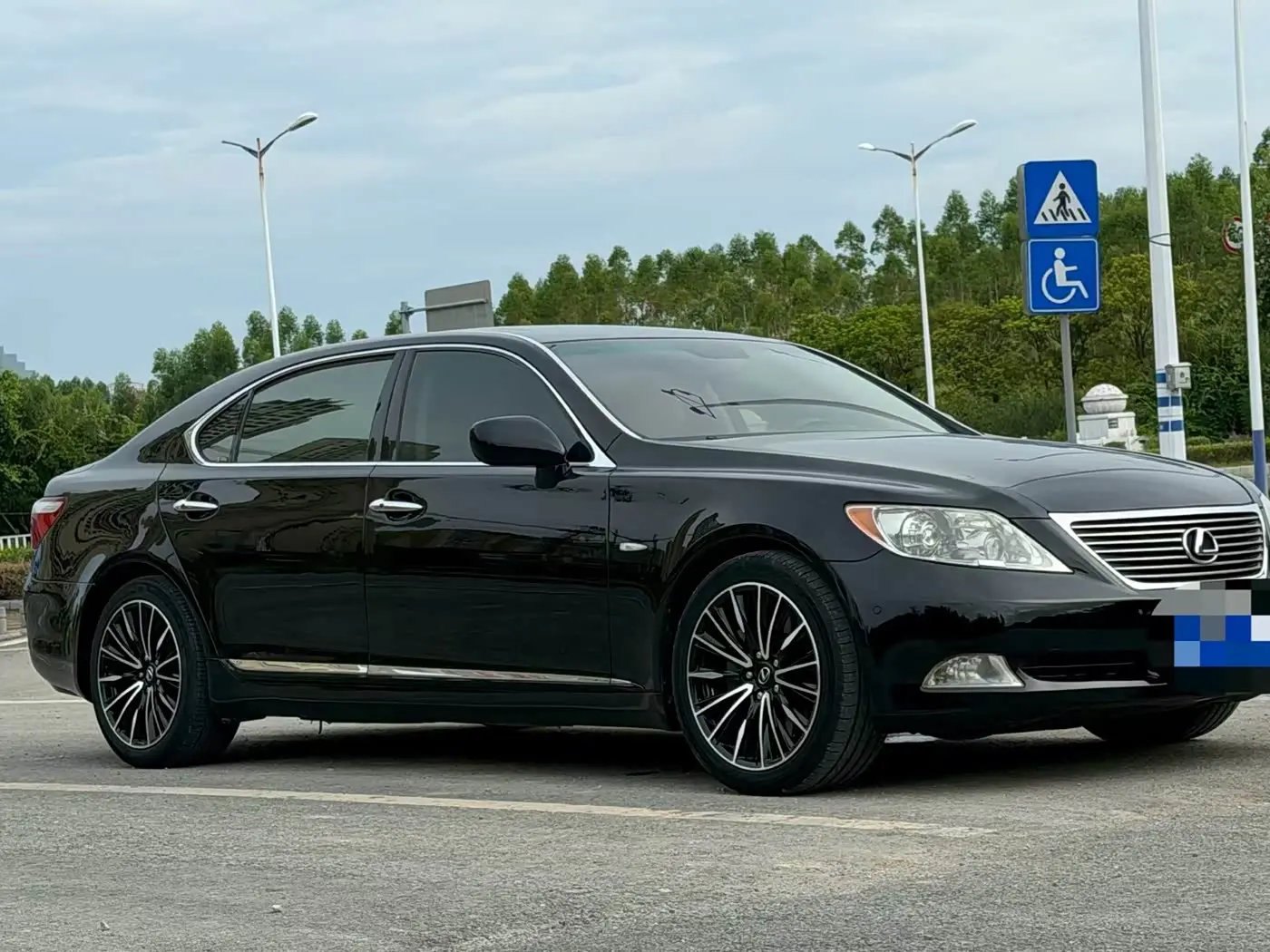 Lexus LS 2007 — Photo 3/9