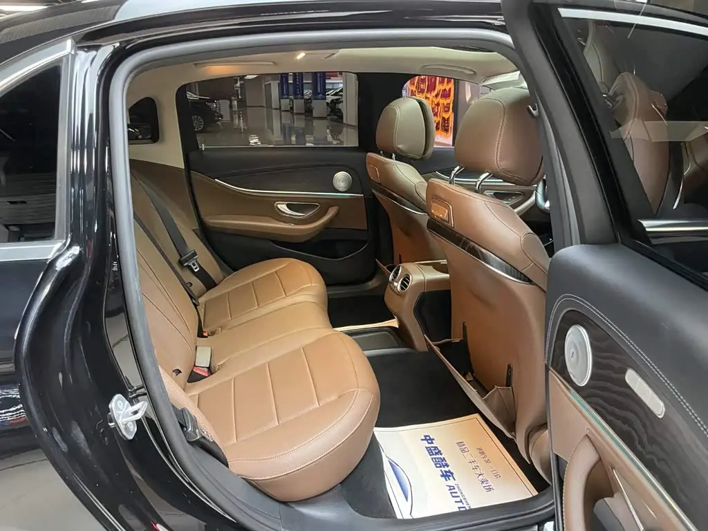 Mercedes-Benz E-Class 2019 — Фото 13/20