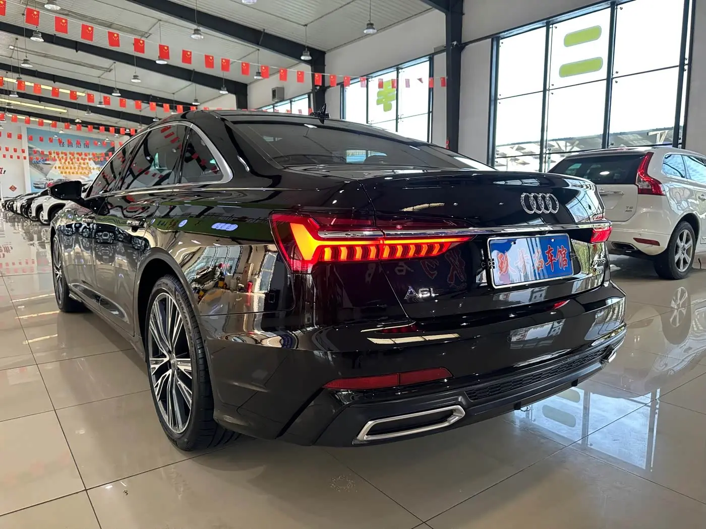 Audi A6L 2020 — Photo 6/17