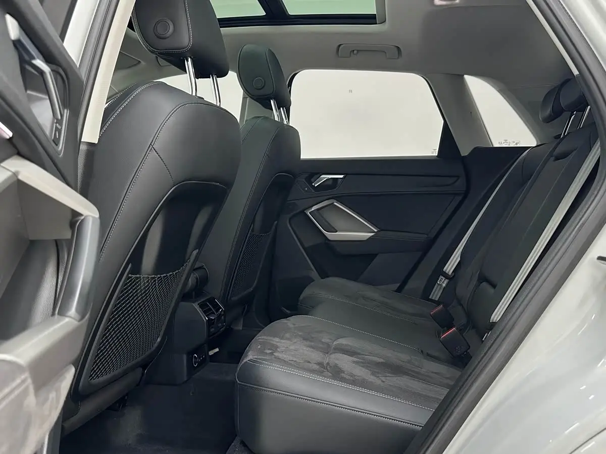 Audi Q3 2022 — Photo 8/18