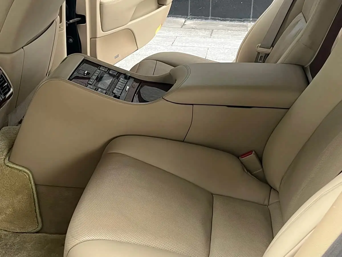 Lexus LS 2008 — Photo 10/15
