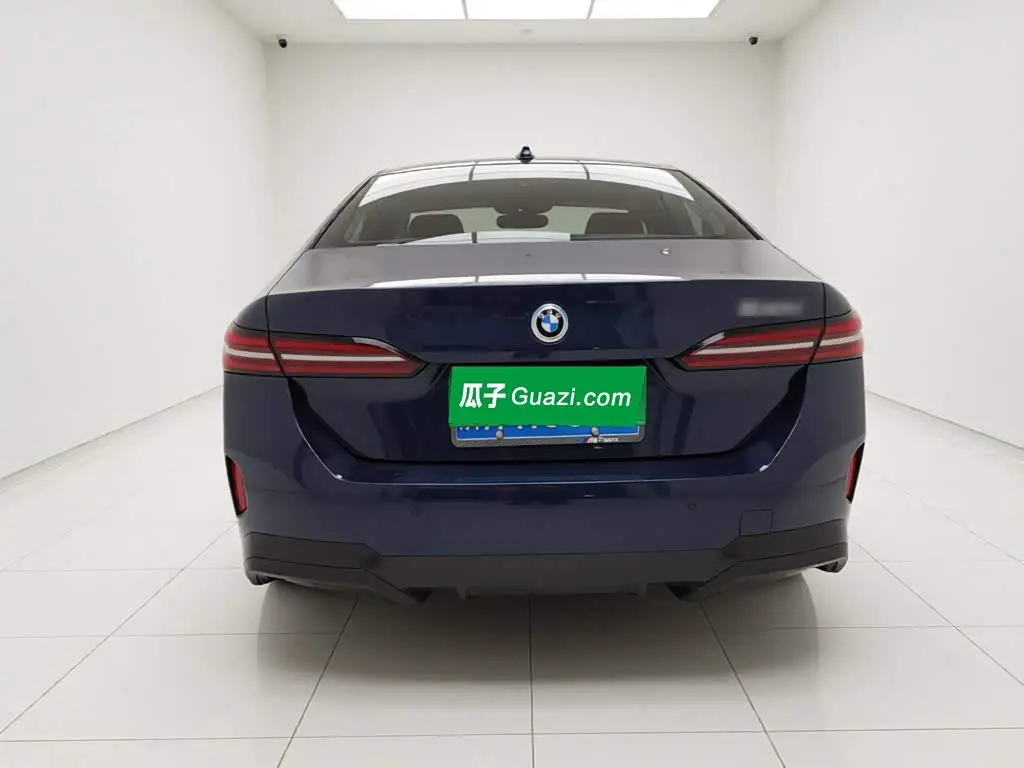 BMW 5 Series 2024 — Photo 3/20