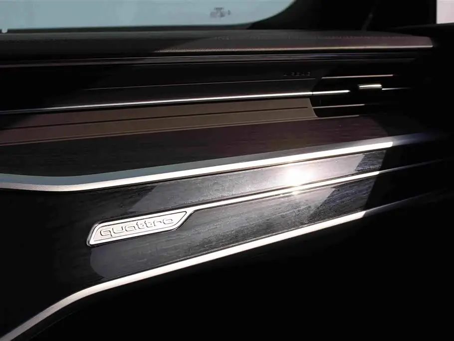 Audi A6L 2024 — Photo 9/17