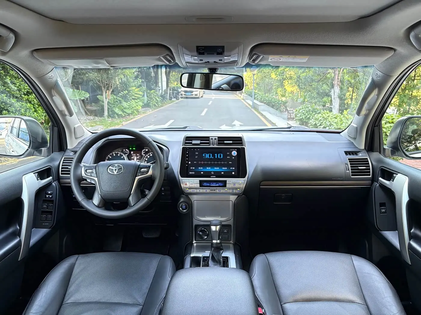 Toyota Prado 2020 — Photo 16/20