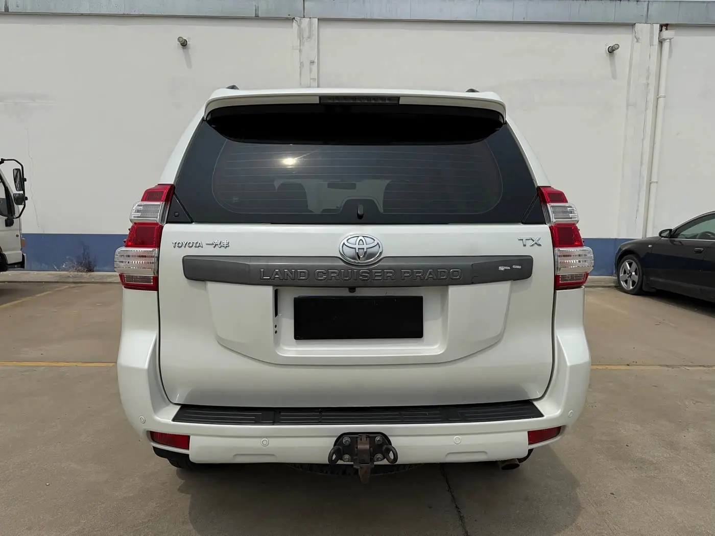 Toyota Prado 2016 — Photo 8/9