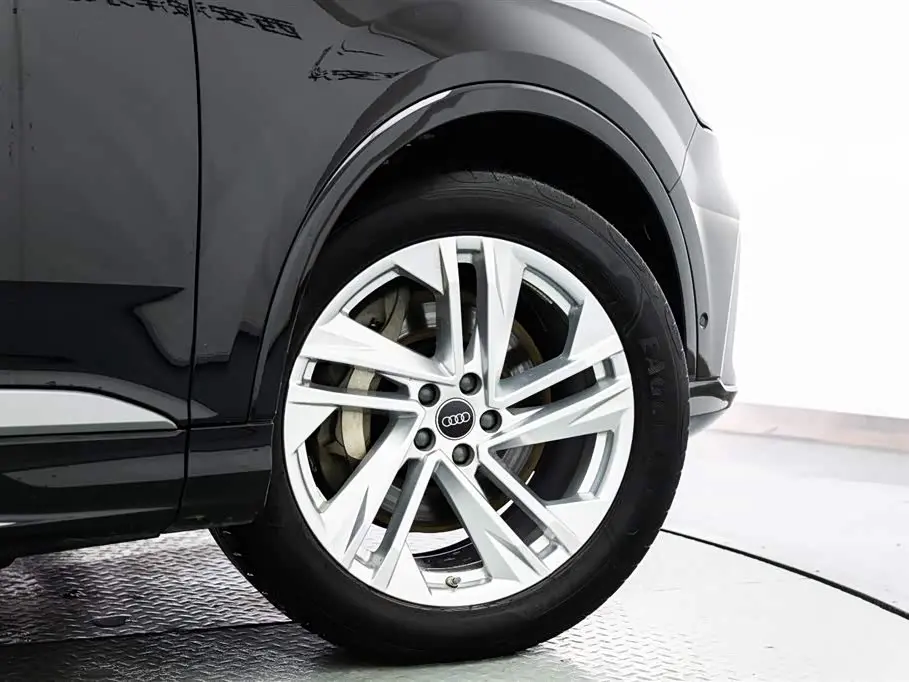 Audi Q7 2023 — Фото 20/20