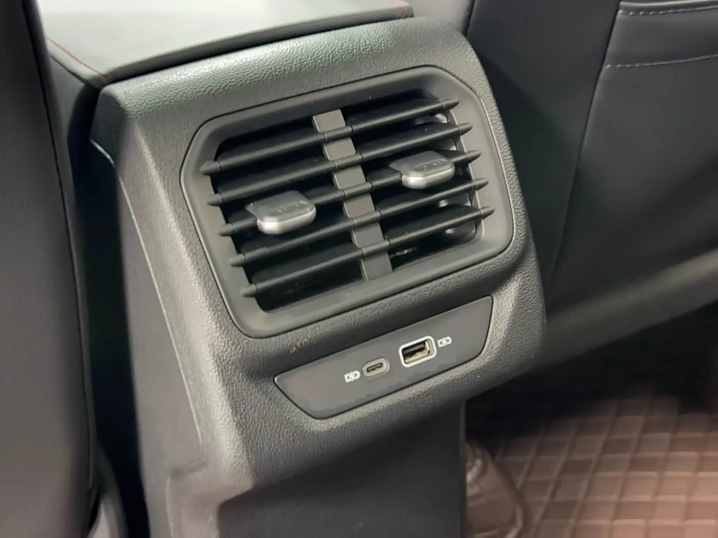 Volkswagen Lamando 2022 — Photo 17/20