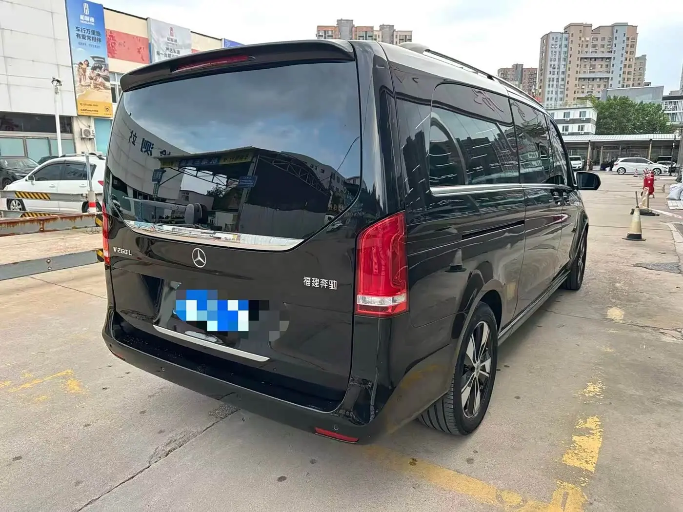 Mercedes-Benz V-Class 2023 — Şəkil 11/11