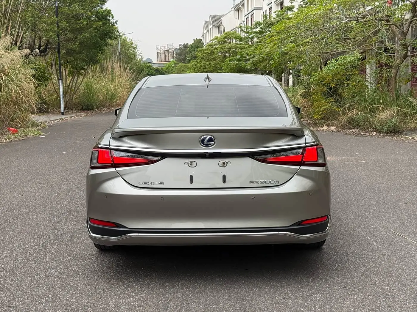 Lexus ES 2020 — Photo 5/20
