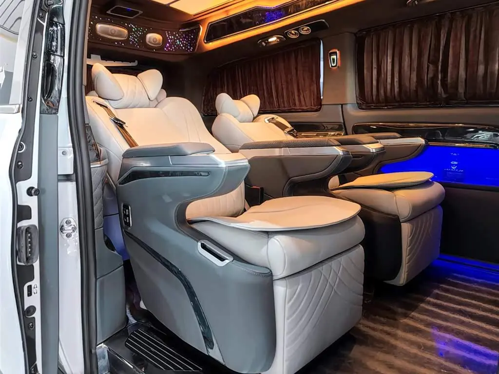 Mercedes-Benz Vito 2023 — Photo 7/20