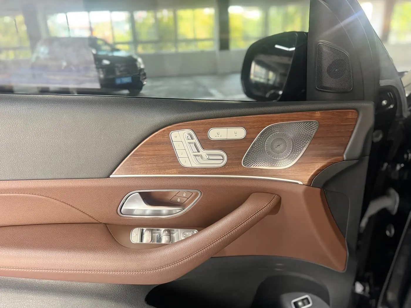 Mercedes-Benz GLE New Energy 2023 — Photo 7/10