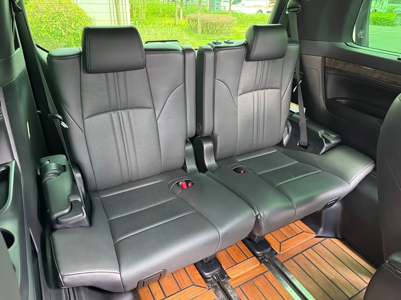 Toyota Alphard 2019 — Photo 10/20