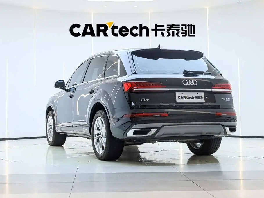 Audi Q7 2023 — Фото 8/20