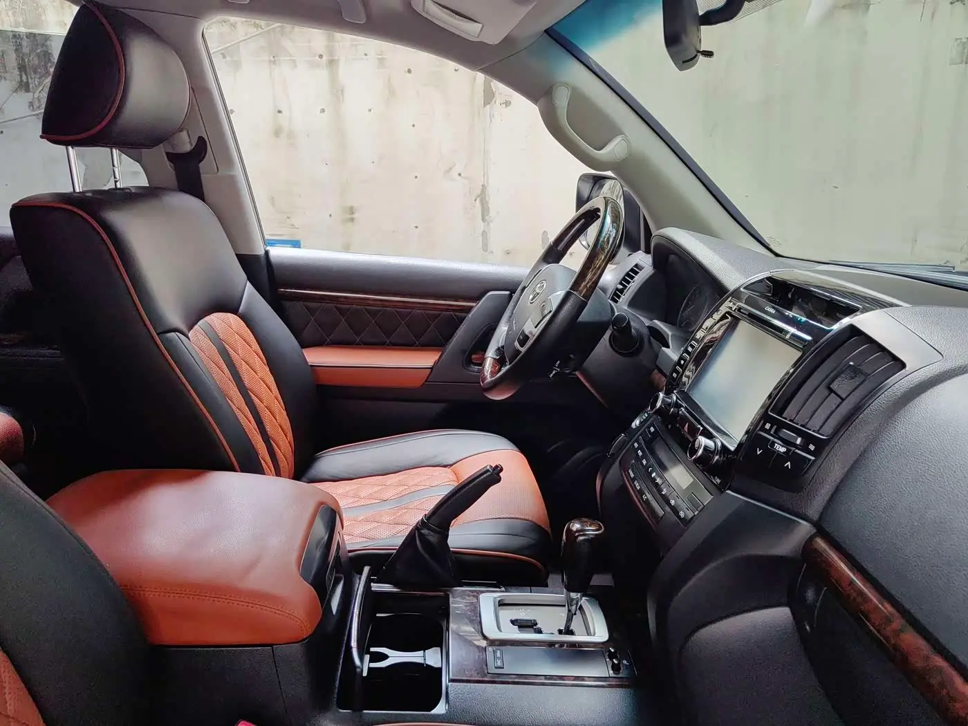 Toyota Land Cruiser 2016 — Photo 12/19