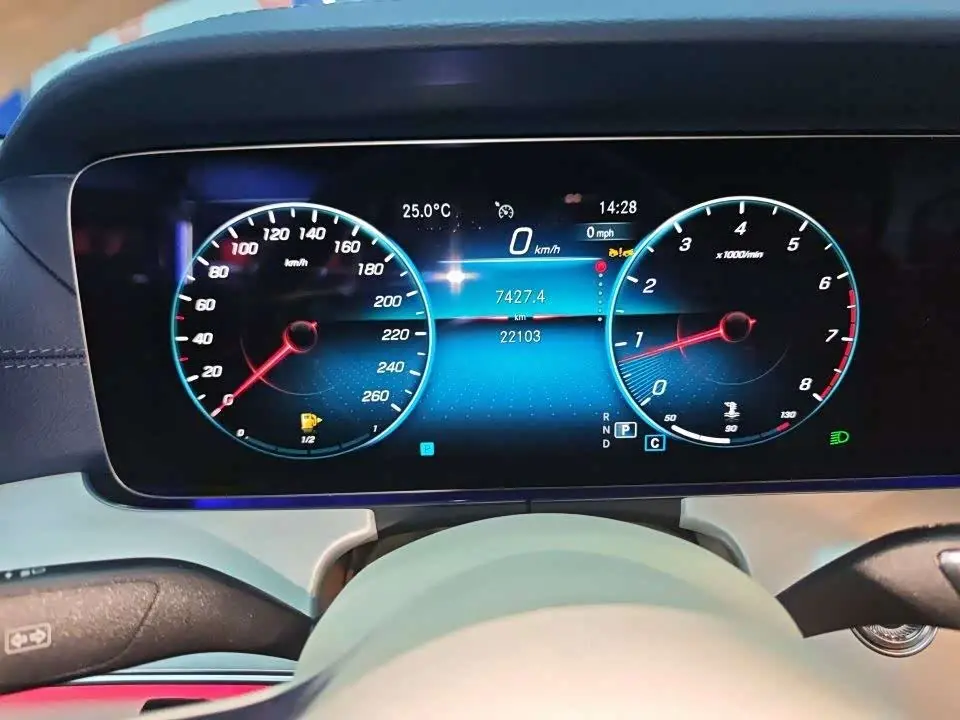 Mercedes-Benz E-Class 2023 — Şəkil 8/13