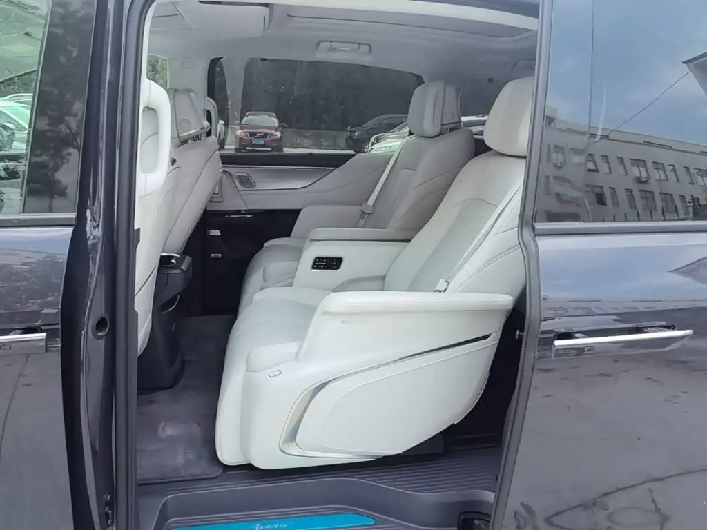 Buick GL8 New Energy 2025 — Photo 17/20