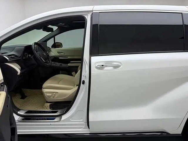 Toyota Sienna 2022 — Photo 13/19