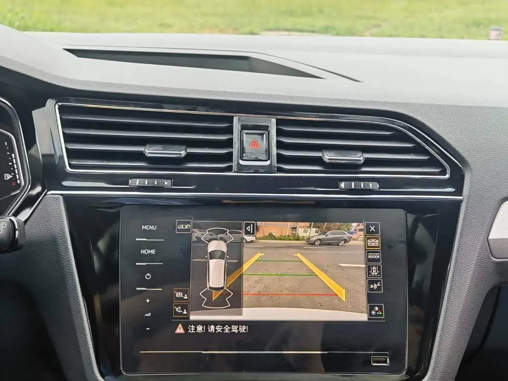 Volkswagen Tiguan L PHEV 2021 — Photo 14/20